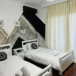 Апартаменты Eye Luxury Penthouse With Jacuzzi