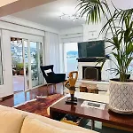 Апартаменты Eye Luxury Penthouse With Jacuzzi