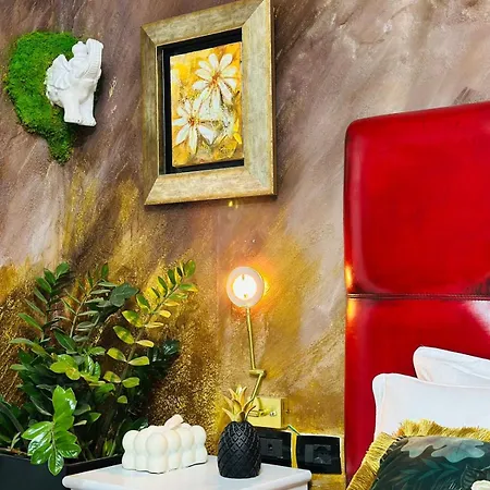 Eye Luxury Suites *