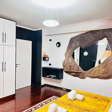 Eye Luxury Suites Apartment