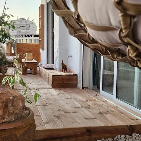 Eye Luxury Suites *