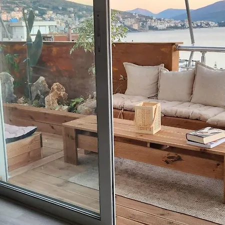 Eye Luxury Suites Apartment
