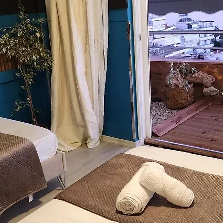 Eye Luxury Suites Apartament *