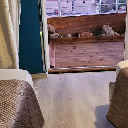 Eye Luxury Suites Apartment