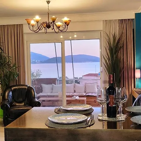 Eye Luxury Suites *