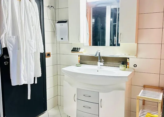 Apartment Eye Luxury Penthouse With Jacuzzi