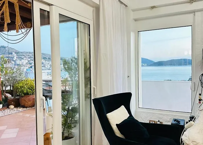 Eye Luxury Penthouse With Jacuzzi Apartment Sarandë