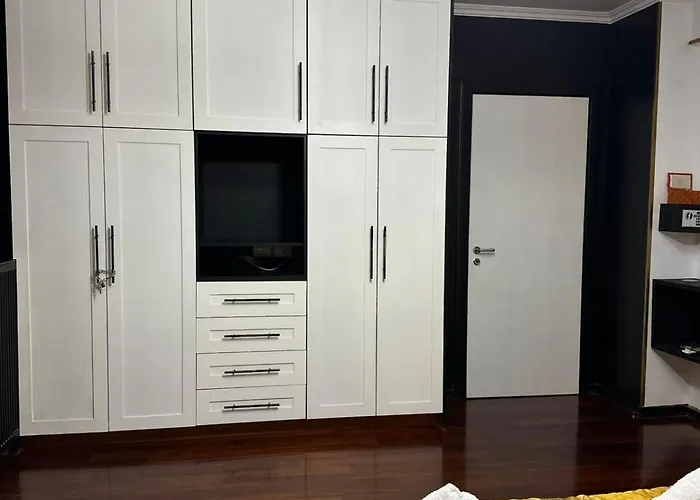 Eye Luxury Penthouse With Jacuzzi Sarande