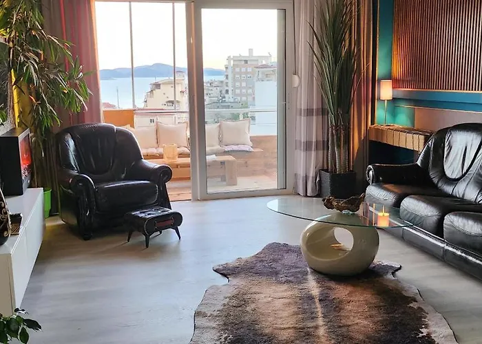 Apartment Eye Luxury Penthouse With Jacuzzi