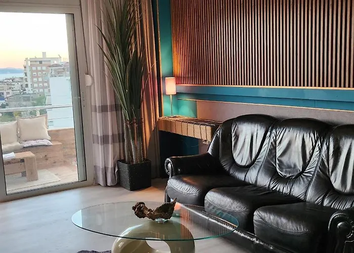 Eye Luxury Penthouse With Jacuzzi Apartment *