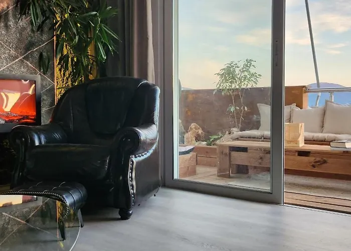 Eye Luxury Penthouse With Jacuzzi Apartment *